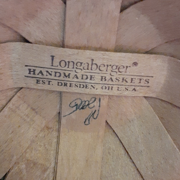 Preowned Longaberger Christmas basket - Picture 2 of 2